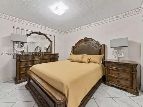 Bedroom - 7961 W 6th Ave, Hialeah, FL 33014 photo 5 of 7