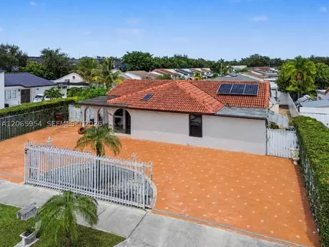 View/Area - 7961 W 6th Ave, Hialeah, FL 33014 photo 2 of 6