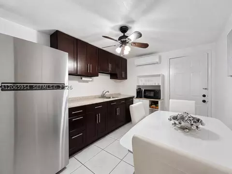 Kitchen - 7961 W 6th Ave, Hialeah, FL 33014 photo 6 of 6