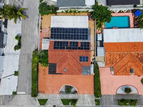 View/Area - 7961 W 6th Ave, Hialeah, FL 33014 photo 5 of 6