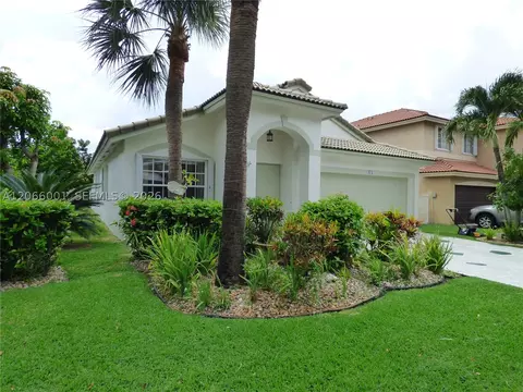 474 SW 205th Ave, Pembroke Pines, FL 33029