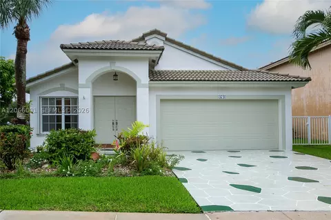 474 SW 205th Ave, Pembroke Pines, FL 33029