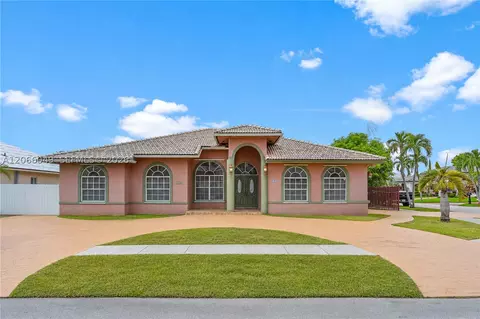 2204 SW 142nd Ct, Miami, FL 33175
