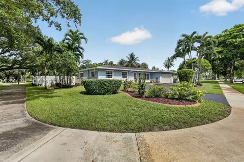 801 Ixora Ln, Plantation, FL 33317