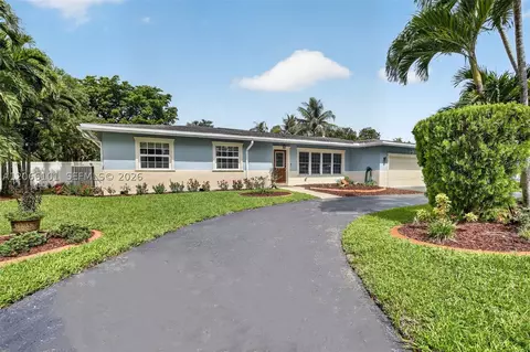 801 Ixora Ln, Plantation, FL 33317