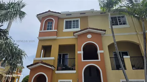 141 NW 2nd Ave #2, Hallandale Beach, FL 33009