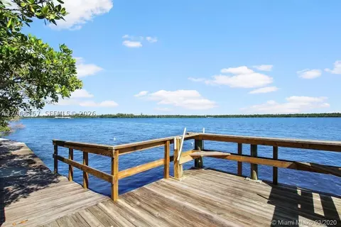 View/Area - 5606 SE Riverboat Dr, Stuart, FL 34997 photo 2 of 7