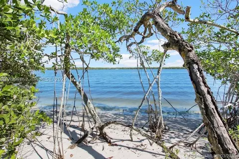 View/Area - 5606 SE Riverboat Dr, Stuart, FL 34997 photo 4 of 7