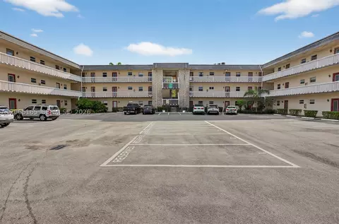 4299 NW 16th St #210, Lauderhill, FL 33313