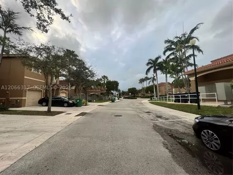 Exterior - 8564 SW 214th Way, Cutler Bay, FL 33189 photo 5 of 8