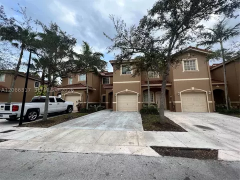Exterior - 8564 SW 214th Way, Cutler Bay, FL 33189 photo 8 of 8