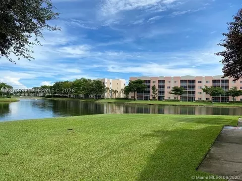 7980 N Nob Hill Rd #102, Tamarac, FL 33321