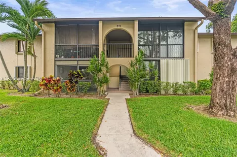 511 Shady Pine Way #D1, Greenacres, FL 33415