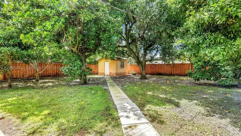 Exterior - 154 W 59th St, Hialeah, FL 33012 photo 10 of 10