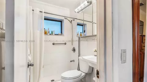 Bath - 154 W 59th St, Hialeah, FL 33012 photo 1 of 3