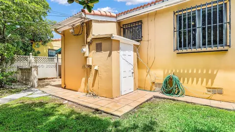 Exterior - 154 W 59th St, Hialeah, FL 33012 photo 4 of 10