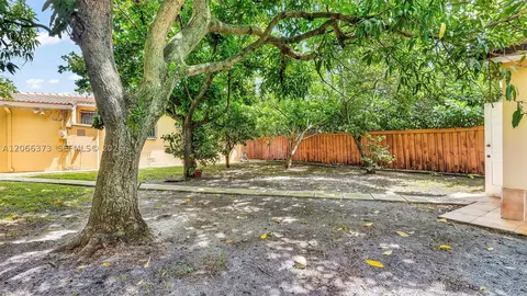 Exterior - 154 W 59th St, Hialeah, FL 33012 photo 6 of 10