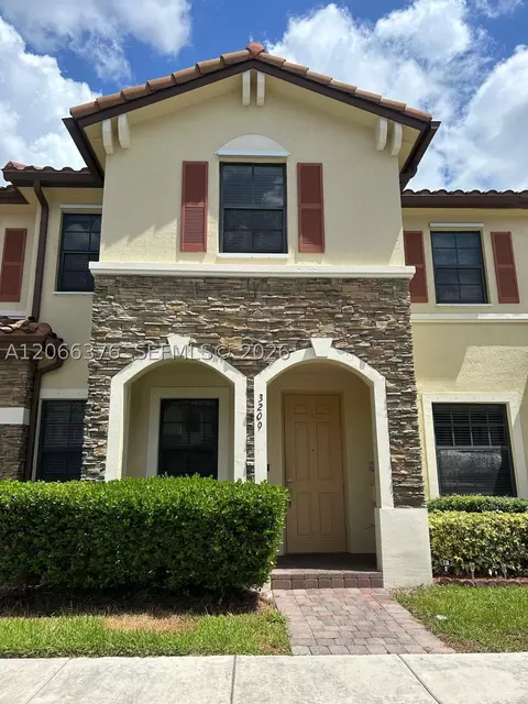 3209 SE 5th St, Homestead, FL 33033