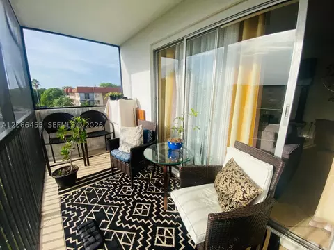4164 Inverrary Dr #415, Lauderhill, FL 33319