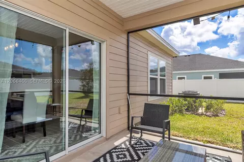 Exterior - 511 NW 5th Ave, Williston, FL 32696 photo 5 of 6