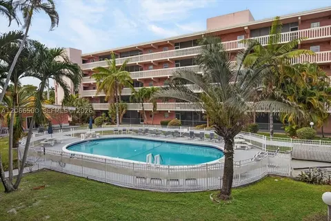 180 NE 12th Ave #11D, Hallandale Beach, FL 33009