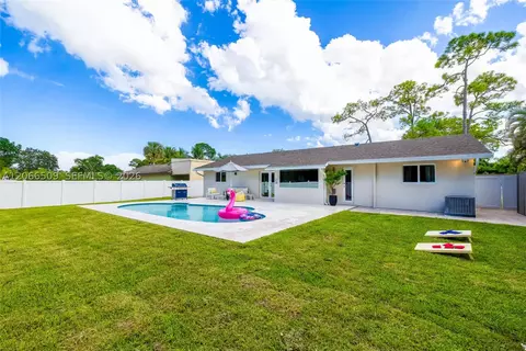 4899 Canal Dr, Lake Worth, FL 33463