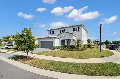 879 SE 26th Ter, Homestead, FL 33035