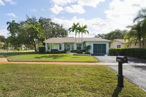 10308 Greenbriar Ct, Boca Raton, FL 33498