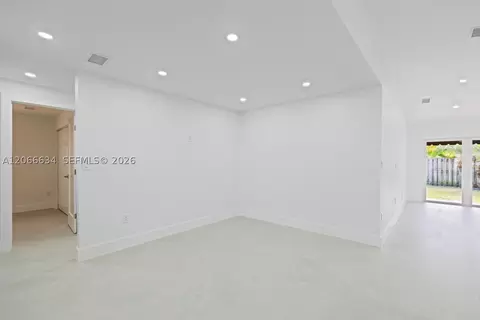 Living - 21505 SW 89th Path, Cutler Bay, FL 33189 photo 3 of 5