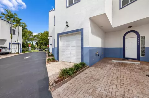2929 SW 18th Ter, Fort Lauderdale, FL 33315