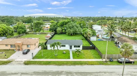 2600 NW 205th St, Miami Gardens, FL 33056