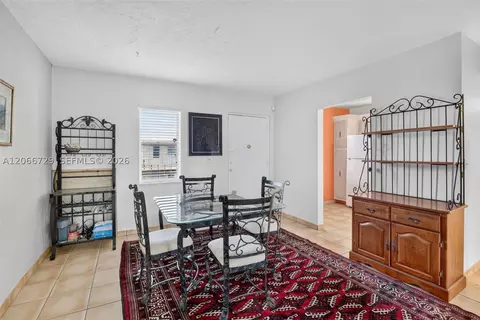 2811 Somerset Dr #405, Lauderdale Lakes, FL 33311