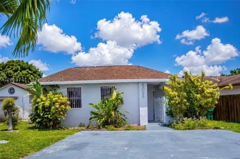 5095 NW 195th Ln, Miami Gardens, FL 33055