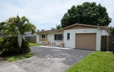 7304 Mckinley St, Hollywood, FL 33024