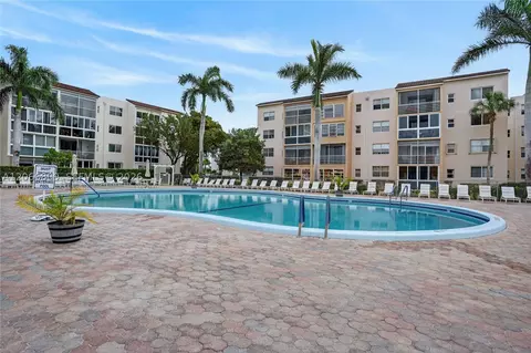 2821 Somerset Dr #317, Lauderdale Lakes, FL 33311