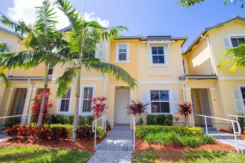 132 SE 28th Pl, Homestead, FL 33033