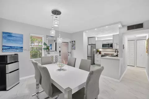 2801 Somerset Dr #205, Lauderdale Lakes, FL 33311