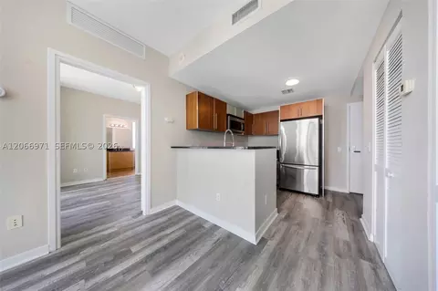 300 S Biscayne Blvd #T-2911, Miami, FL 33131
