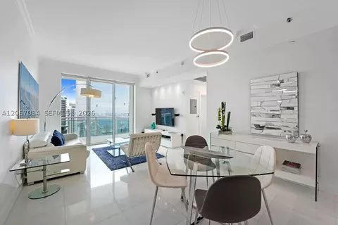 950 Brickell Bay Dr #4600, Miami, FL 33131