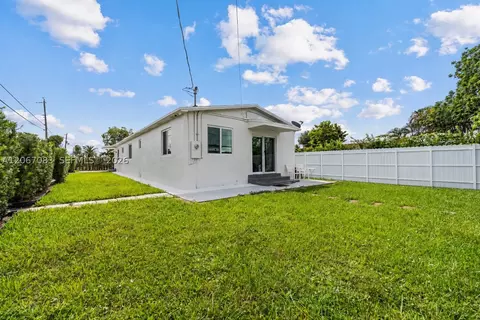 Exterior - 3930 W 2nd Ave, Hialeah, FL 33012 photo 1 of 3