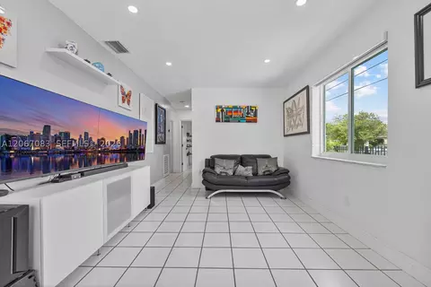 Other - 3930 W 2nd Ave, Hialeah, FL 33012 photo 7 of 10