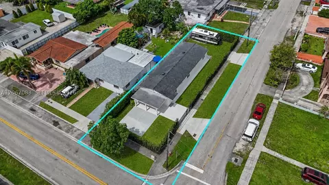 View/Area - 3930 W 2nd Ave, Hialeah, FL 33012 photo 2 of 6