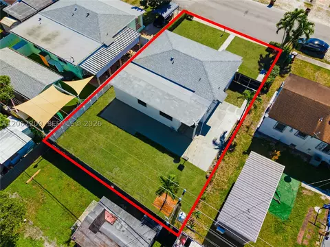 View/Area - 31 W 64th St, Hialeah, FL 33012 photo 3 of 5