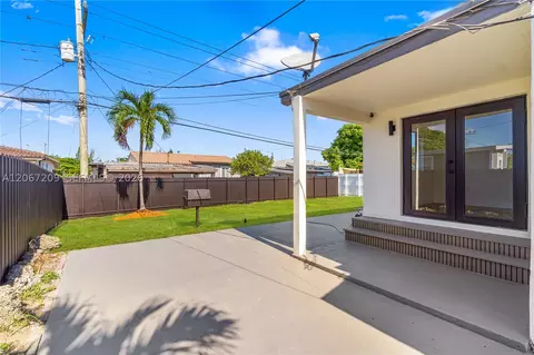 Exterior - 31 W 64th St, Hialeah, FL 33012 photo 1 of 4