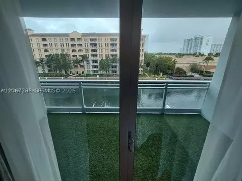 2950 NE 188th St #316, Aventura, FL 33180