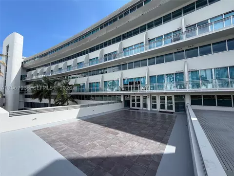 2950 NE 188th St #316, Aventura, FL 33180