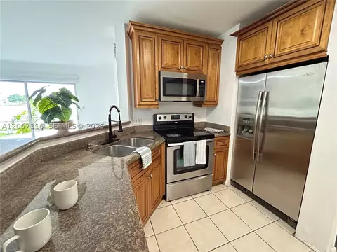 3409 NW 44th St #106, Oakland Park, FL 33309