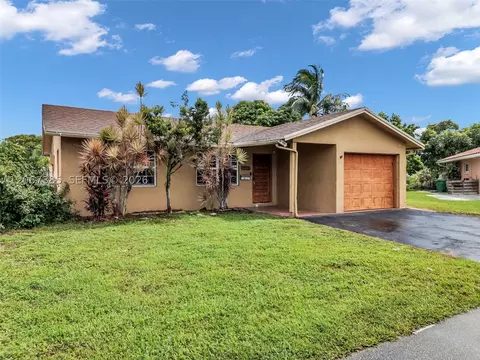 6605 NW 77th St, Tamarac, FL 33321
