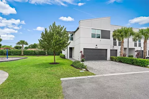 1616 Lindley St, Mangonia Park, FL 33407