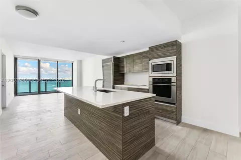 460 NE 28th St #1803, Miami, FL 33137